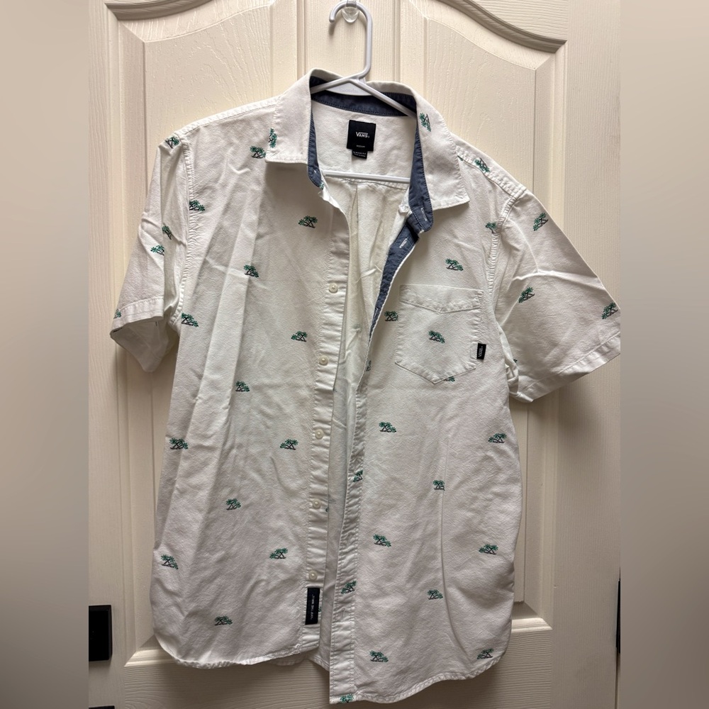 Vans short sleeve men’s shirt. Palm trees.